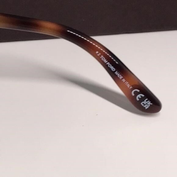 NEW AUTHENTIC Tom Ford Women's Oversized Tortoise Sunglasses TF943 53F","descrip - Picture 4 of 13